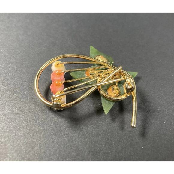 Vintage Faux Jade & Coral White Carved Rose Buds Gold Tone Pin Brooch - Picture 7 of 11